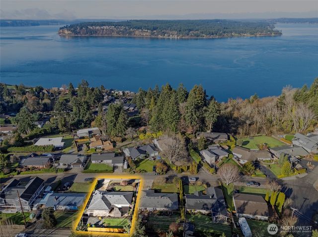 4403 Soundview Drive W, University Place, WA 98466