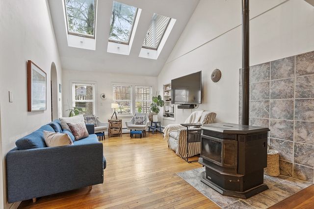 16 Fletcher Ln, Littleton, MA 01460