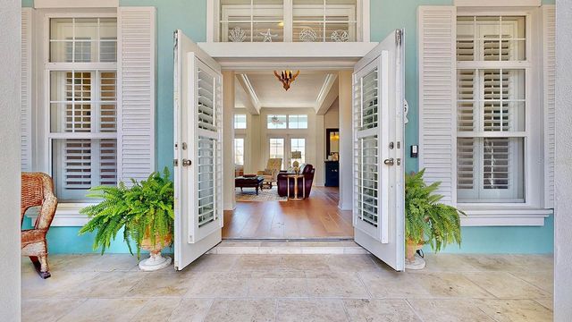 615 ISLEBAY DRIVE, Apollo Beach, FL 33572