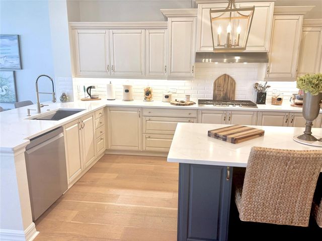 615 ISLEBAY DRIVE, Apollo Beach, FL 33572