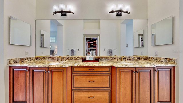 615 ISLEBAY DRIVE, Apollo Beach, FL 33572