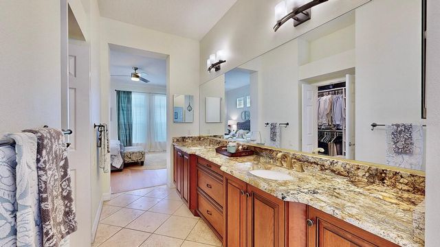 615 ISLEBAY DRIVE, Apollo Beach, FL 33572