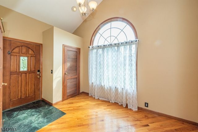11 Farrington St, West Caldwell Twp., NJ 07006