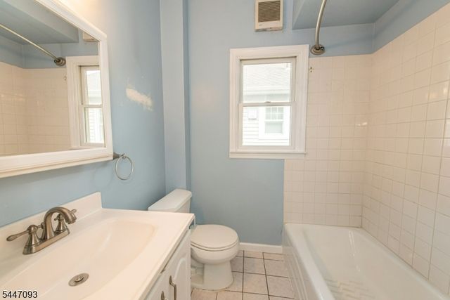 11 Farrington St, West Caldwell Twp., NJ 07006