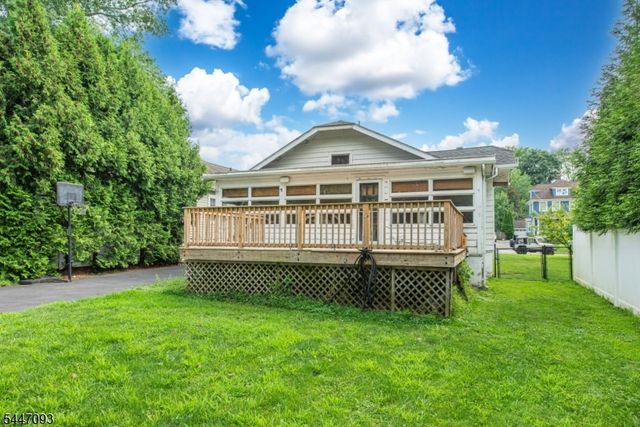11 Farrington St, West Caldwell Twp., NJ 07006
