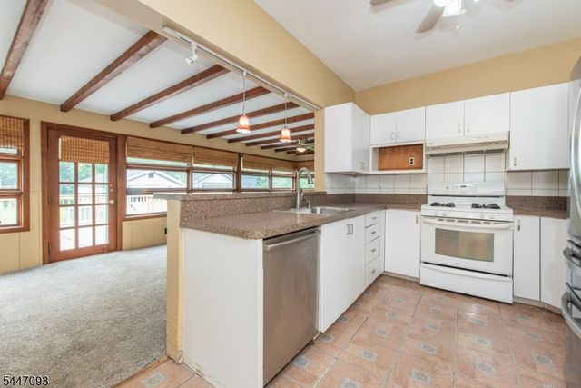 11 Farrington St, West Caldwell Twp., NJ 07006
