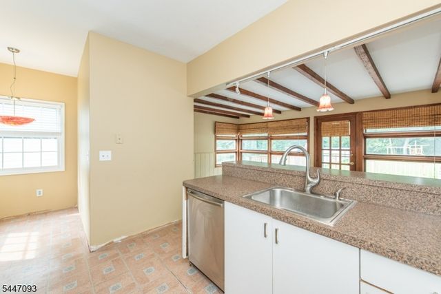 11 Farrington St, West Caldwell Twp., NJ 07006