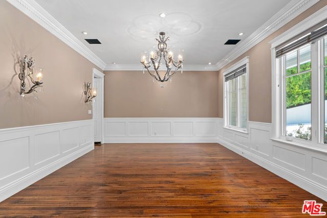 117 S BURLINGAME Avenue, Los Angeles, CA 90049