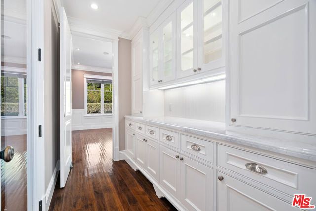 117 S BURLINGAME Avenue, Los Angeles, CA 90049