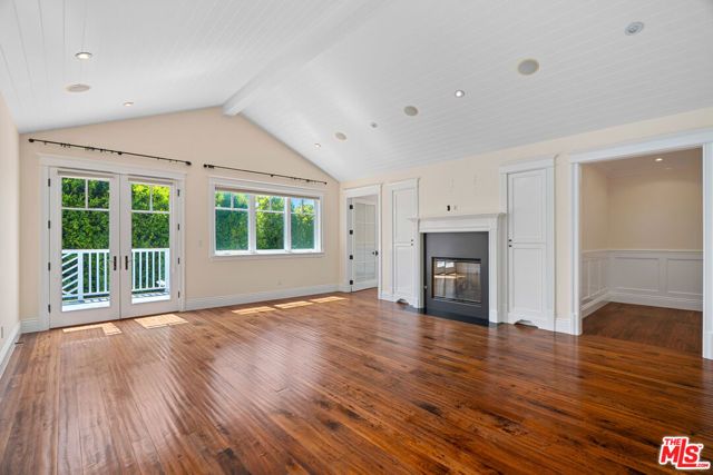 117 S BURLINGAME Avenue, Los Angeles, CA 90049
