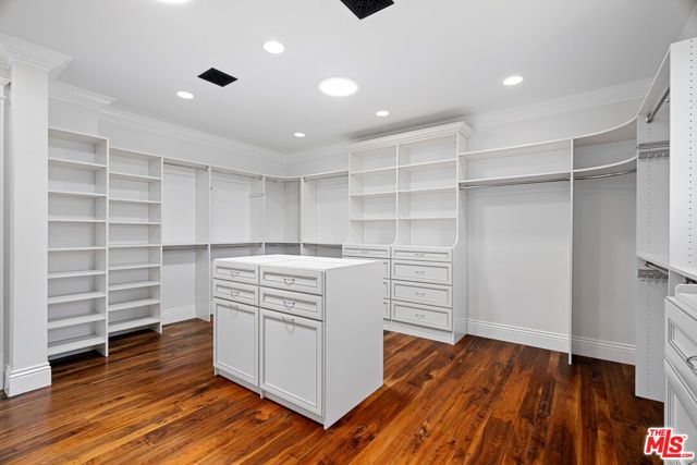 117 S BURLINGAME Avenue, Los Angeles, CA 90049