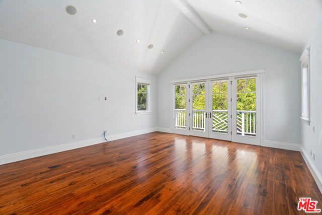 117 S BURLINGAME Avenue, Los Angeles, CA 90049
