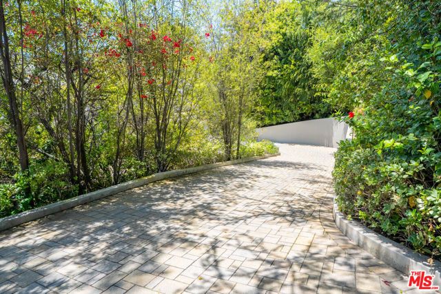 117 S BURLINGAME Avenue, Los Angeles, CA 90049