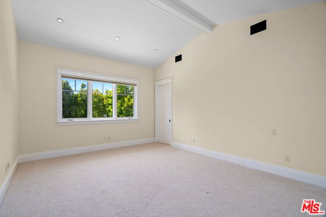 117 S BURLINGAME Avenue, Los Angeles, CA 90049