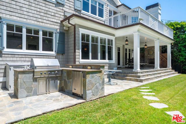 117 S BURLINGAME Avenue, Los Angeles, CA 90049