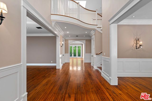 117 S BURLINGAME Avenue, Los Angeles, CA 90049