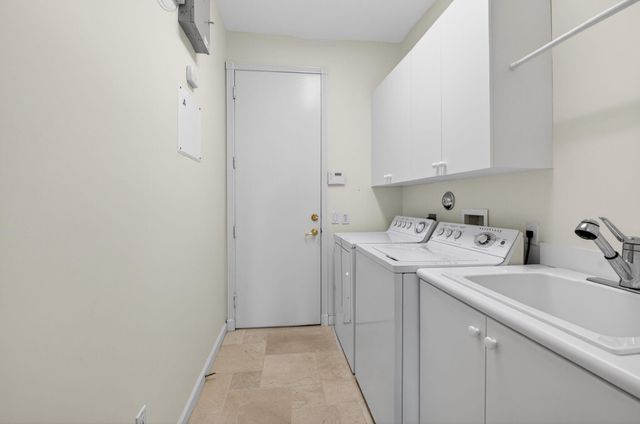 13197 Alhambra Lake Circle, Delray Beach, FL 33446