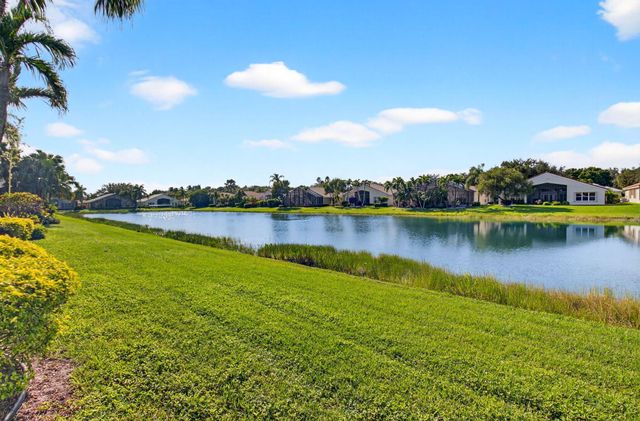 13197 Alhambra Lake Circle, Delray Beach, FL 33446