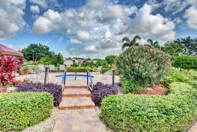 13197 Alhambra Lake Circle, Delray Beach, FL 33446