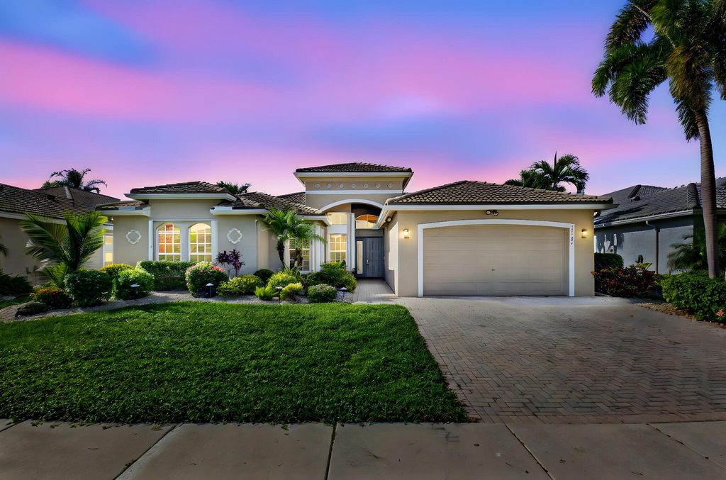 13197 Alhambra Lake Circle, Delray Beach, FL 33446