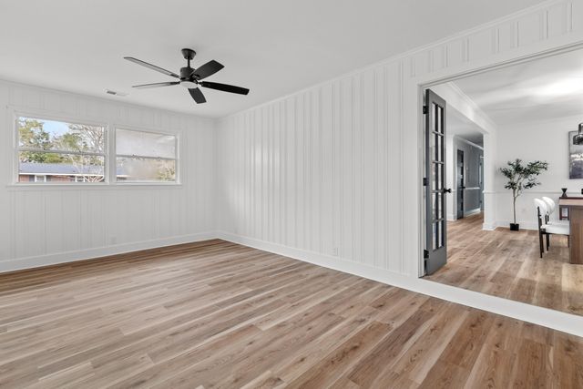 1111 Barrett Road, Charleston, SC 29407