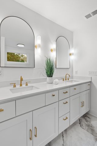 1111 Barrett Road, Charleston, SC 29407