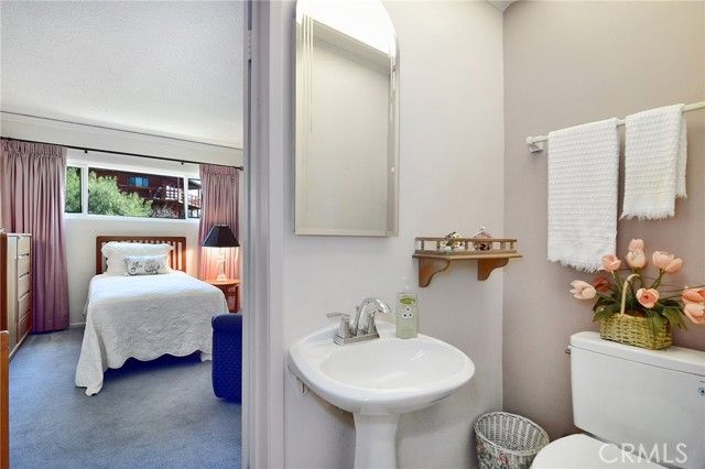 7158 Leota, Canoga Park (los Angeles), CA 91304