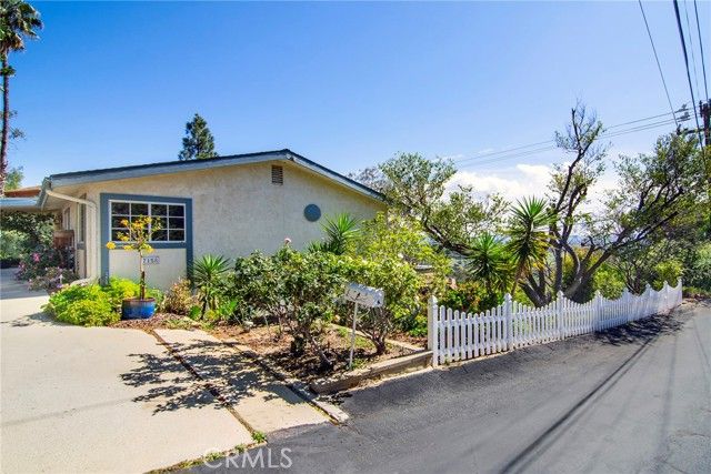 7158 Leota, Canoga Park (los Angeles), CA 91304