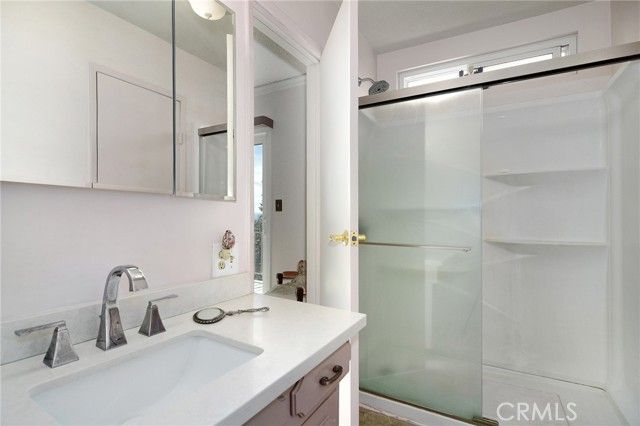 7158 Leota, Canoga Park (los Angeles), CA 91304