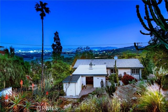 7158 Leota, Canoga Park (los Angeles), CA 91304