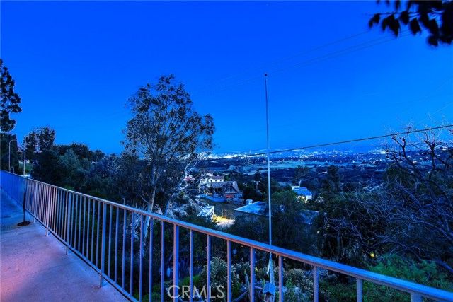 7158 Leota, Canoga Park (los Angeles), CA 91304