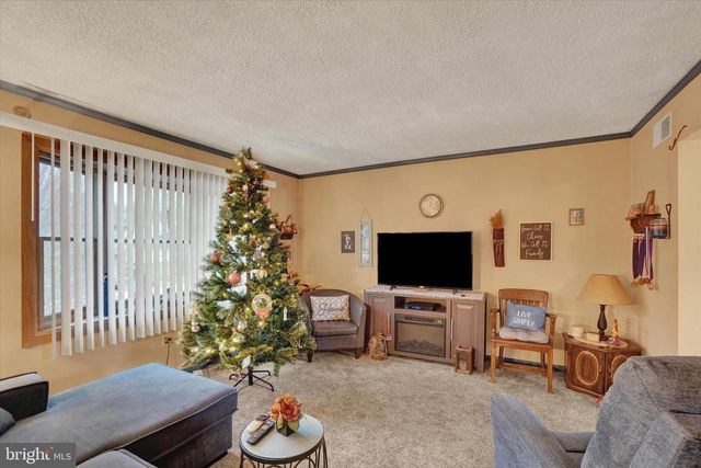 2545 ONYX RD, York, PA 17408