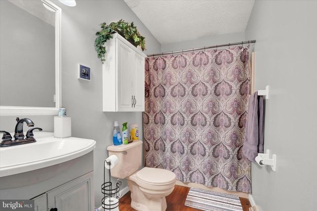 2545 ONYX RD, York, PA 17408