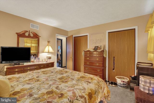 2545 ONYX RD, York, PA 17408