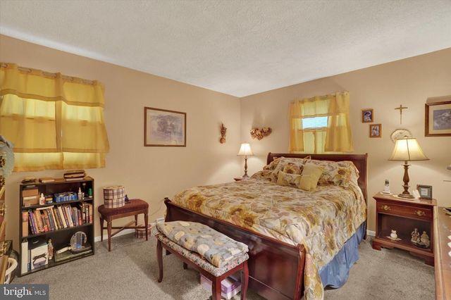 2545 ONYX RD, York, PA 17408