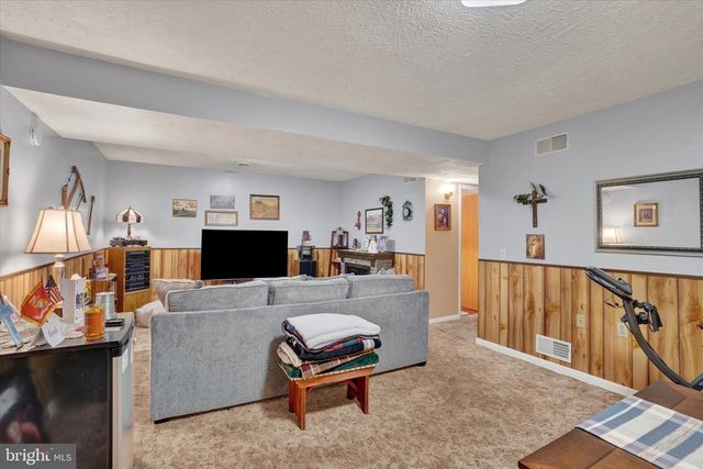 2545 ONYX RD, York, PA 17408