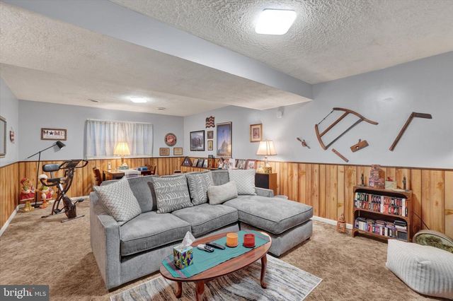 2545 ONYX RD, York, PA 17408