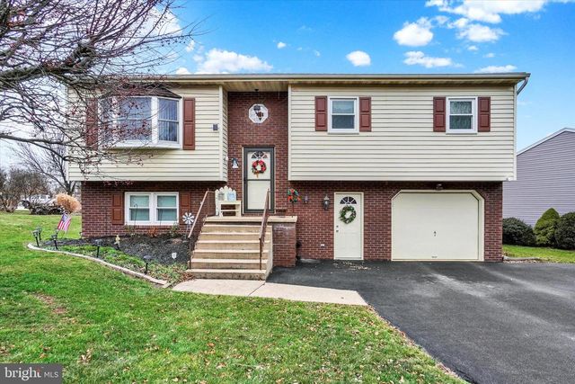 2545 ONYX RD, York, PA 17408