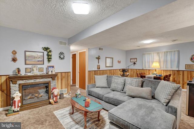 2545 ONYX RD, York, PA 17408