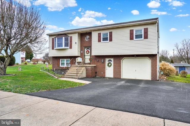 2545 ONYX RD, York, PA 17408