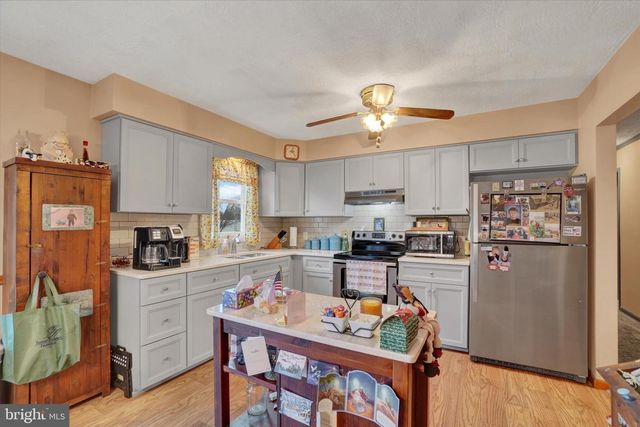 2545 ONYX RD, York, PA 17408