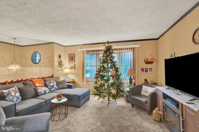 2545 ONYX RD, York, PA 17408