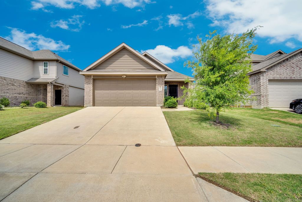 8304 White Pine Drive, Fort Worth, TX 76123