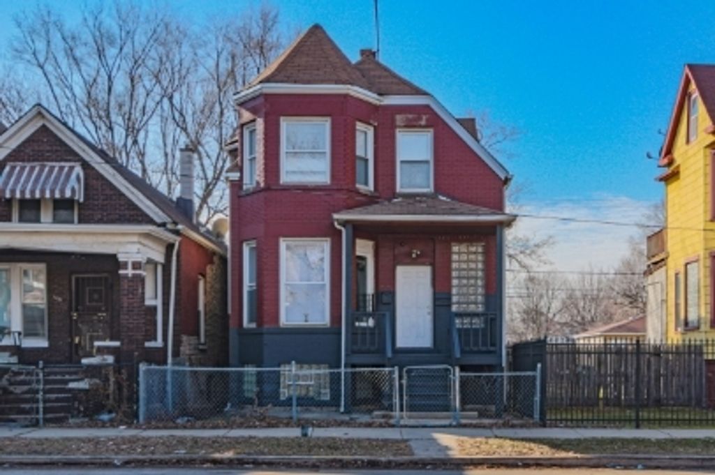 7432 S Maryland Avenue 1, Chicago, IL 60619