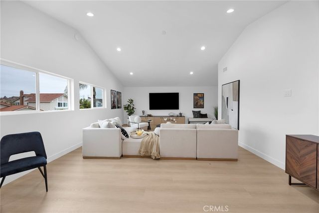 8792 Baywood Drive, Huntington Beach, CA 92646