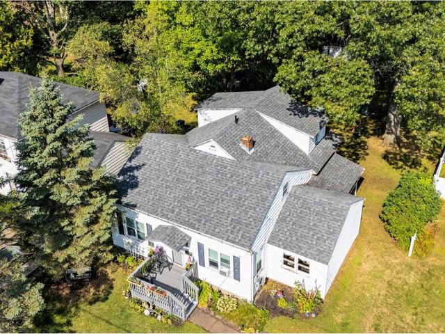 76 Woodbury Road, Burlington, VT 05408