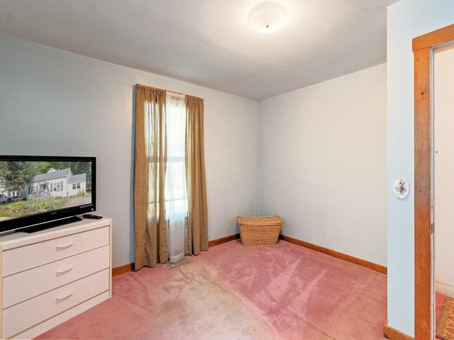 76 Woodbury Road, Burlington, VT 05408