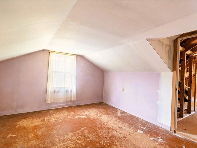 76 Woodbury Road, Burlington, VT 05408