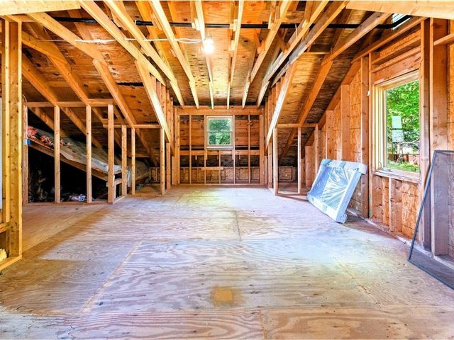 76 Woodbury Road, Burlington, VT 05408