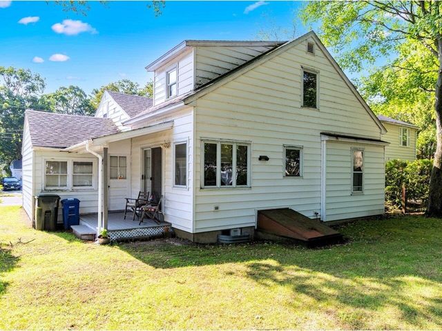 76 Woodbury Road, Burlington, VT 05408